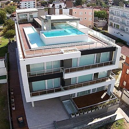 Eighteen Apartments Villa Gesell Bagian luar foto