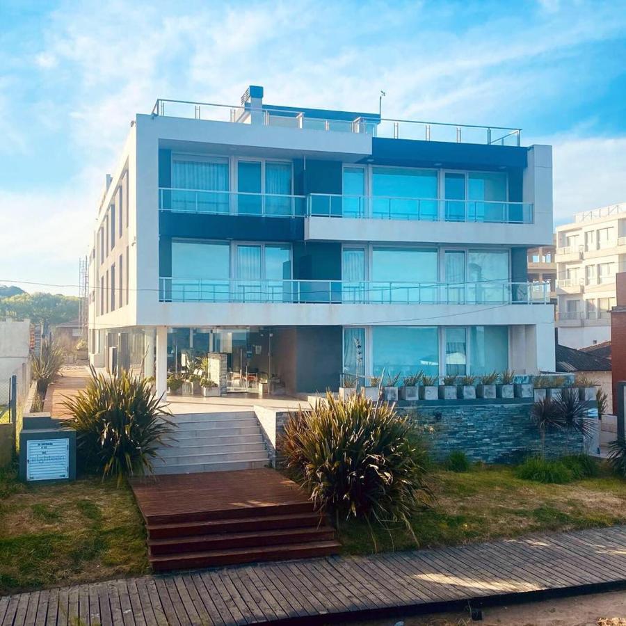 Eighteen Apartments Villa Gesell Bagian luar foto