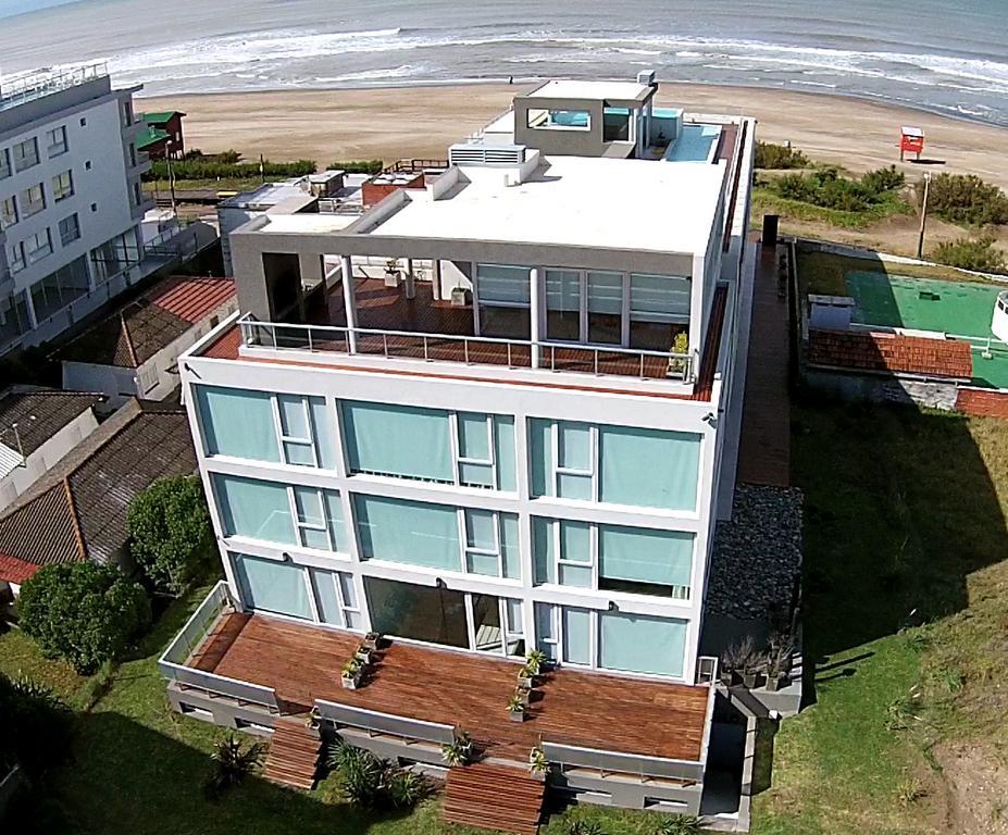 Eighteen Apartments Villa Gesell Bagian luar foto