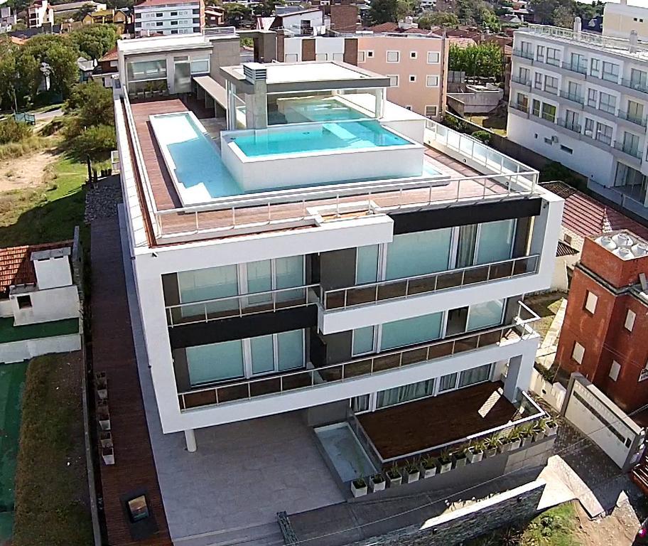 Eighteen Apartments Villa Gesell Bagian luar foto