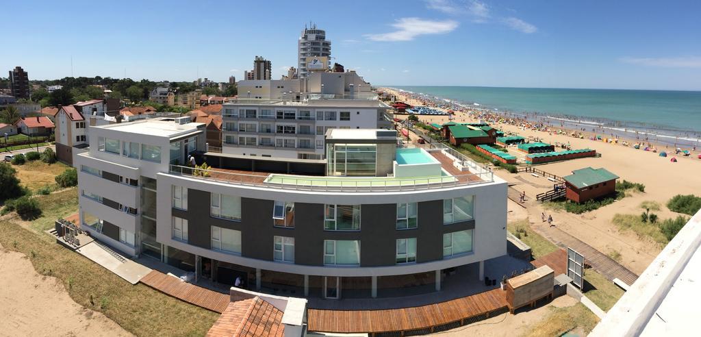 Eighteen Apartments Villa Gesell Bagian luar foto