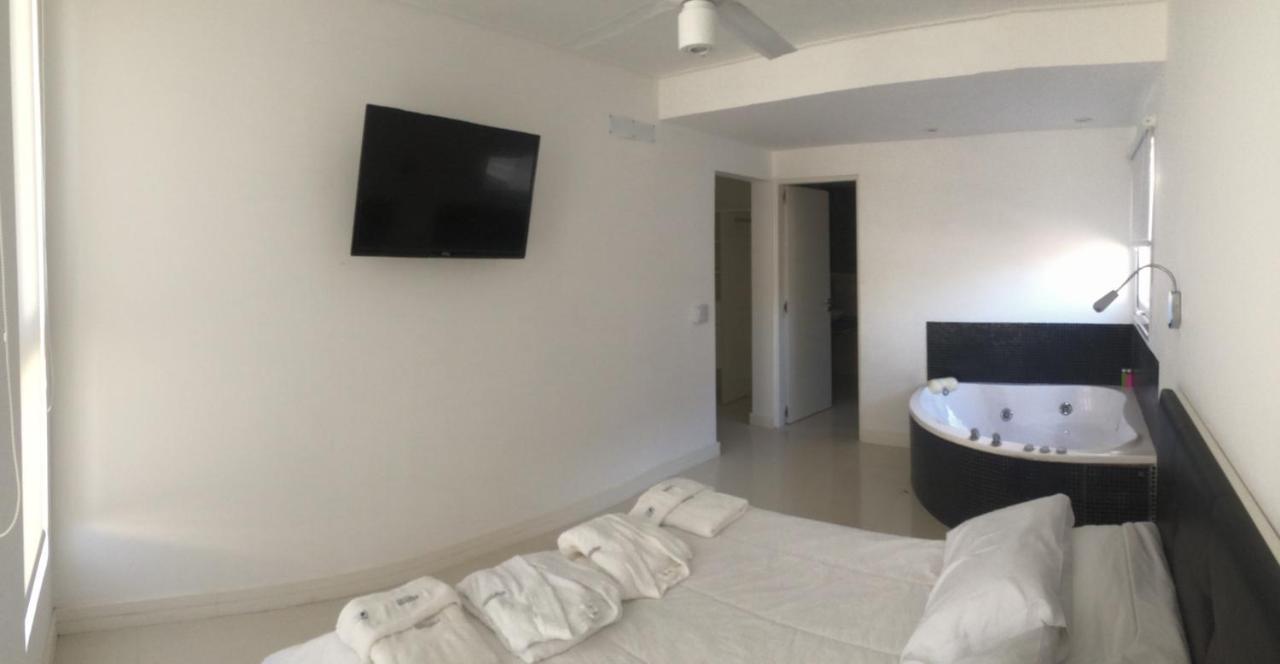 Eighteen Apartments Villa Gesell Bagian luar foto